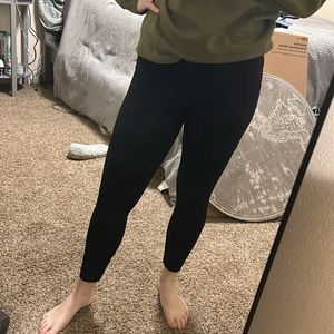 Black leggings with pockets